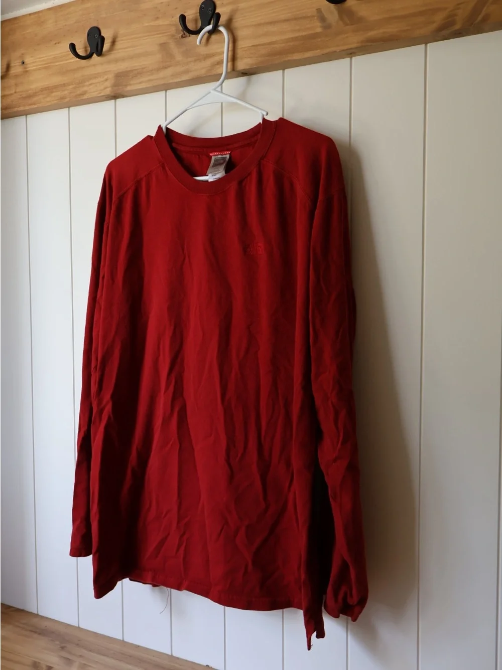 North Face organic cotton men’s Red Long-Sleeve Crewneck Shirt Sz XL
